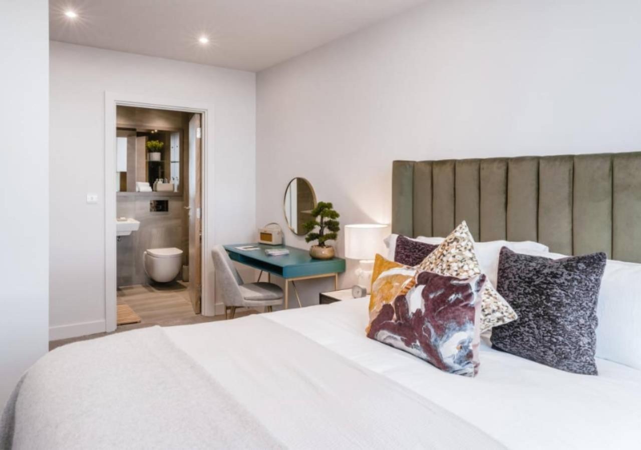 Charles Hope Apartment *